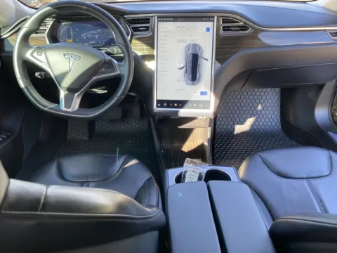 More photos of 2015 Tesla Model S 85D *Moon Roof Feature* at Premium Autos - El Monte, CA