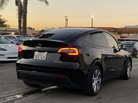 More photos of 2023 Tesla Model Y Long Range* at Premium Autos - El Monte, CA