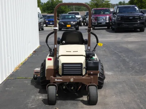 More photos of 2026 GRASSHOPPER 725D FRONTMOUNT at Pettijohn Offroad, MO