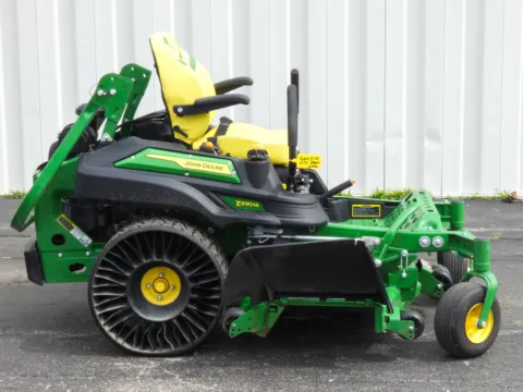Photos of 2022 JOHN DEERE Z930M for sale in Trenton, MO at Pettijohn Offroad