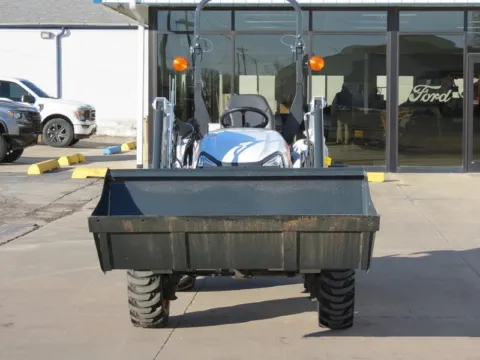 Photos of 2025 BOBCAT CT2040 HST for sale in Trenton, MO at Pettijohn Offroad