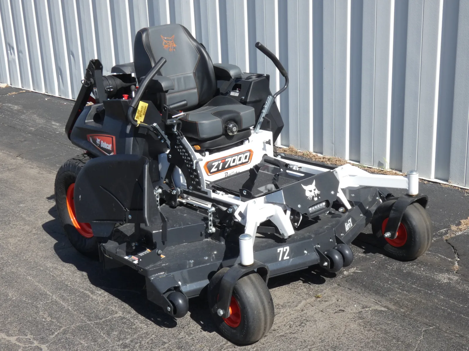 2025 Bobcat ZT7072SW