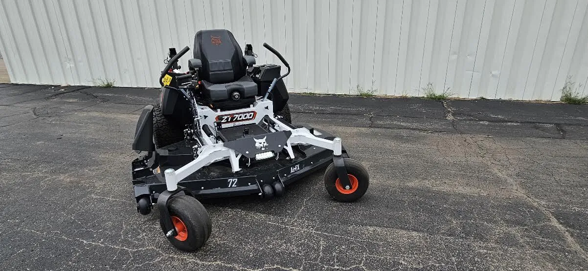 White 2025 BOBCAT ZT7072 for sale in Trenton, MO