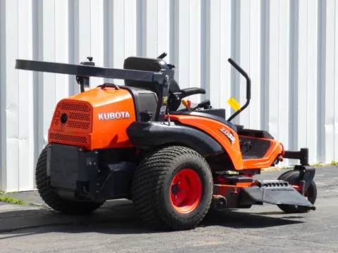 Another view of 2018 KUBOTA 326 S for sale in Trenton, MO at Pettijohn Offroad