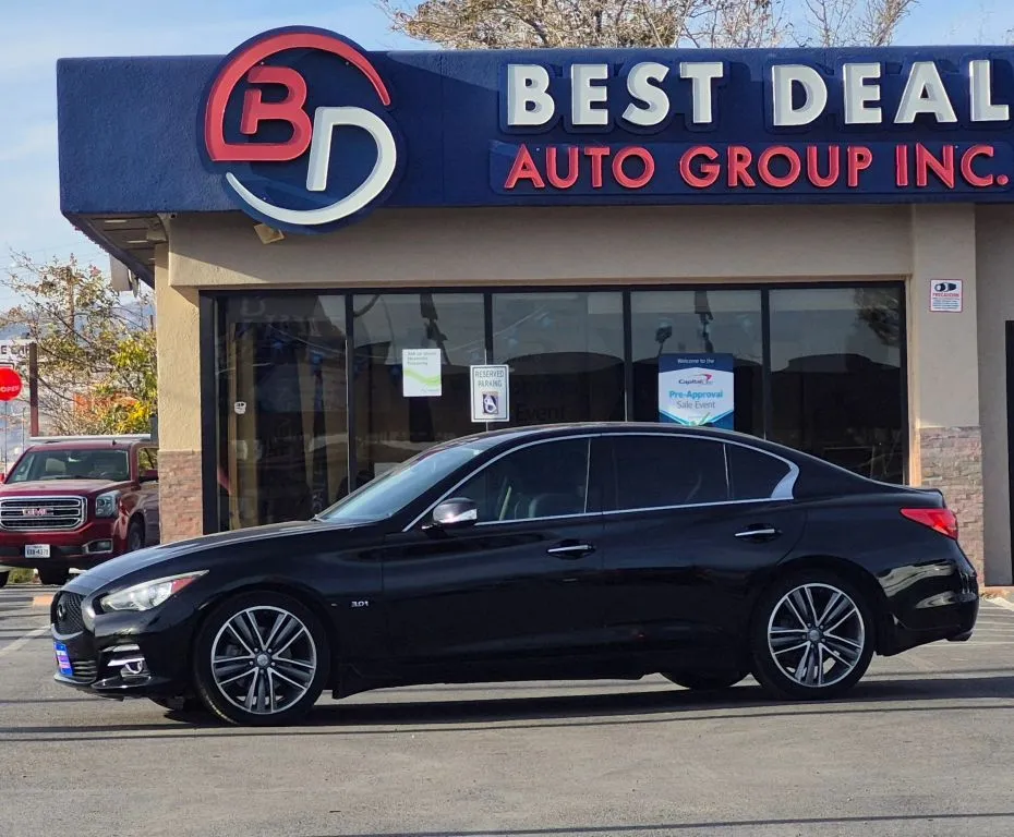 2016 INFINITI Q50 Premium's photo