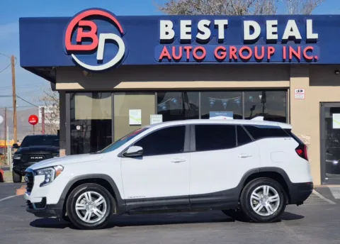 White 2024 GMC Terrain SLE Sport Utility 4D for sale in El Paso, TX