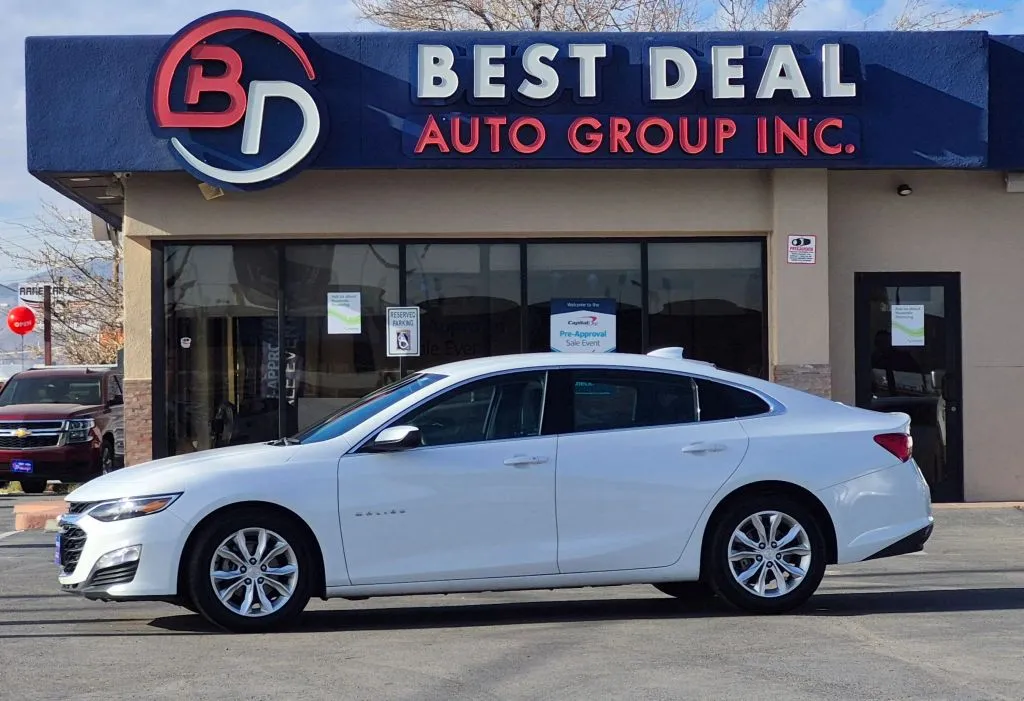 White 2023 Chevrolet Malibu 1LT Sedan 4D for sale in El Paso, TX
