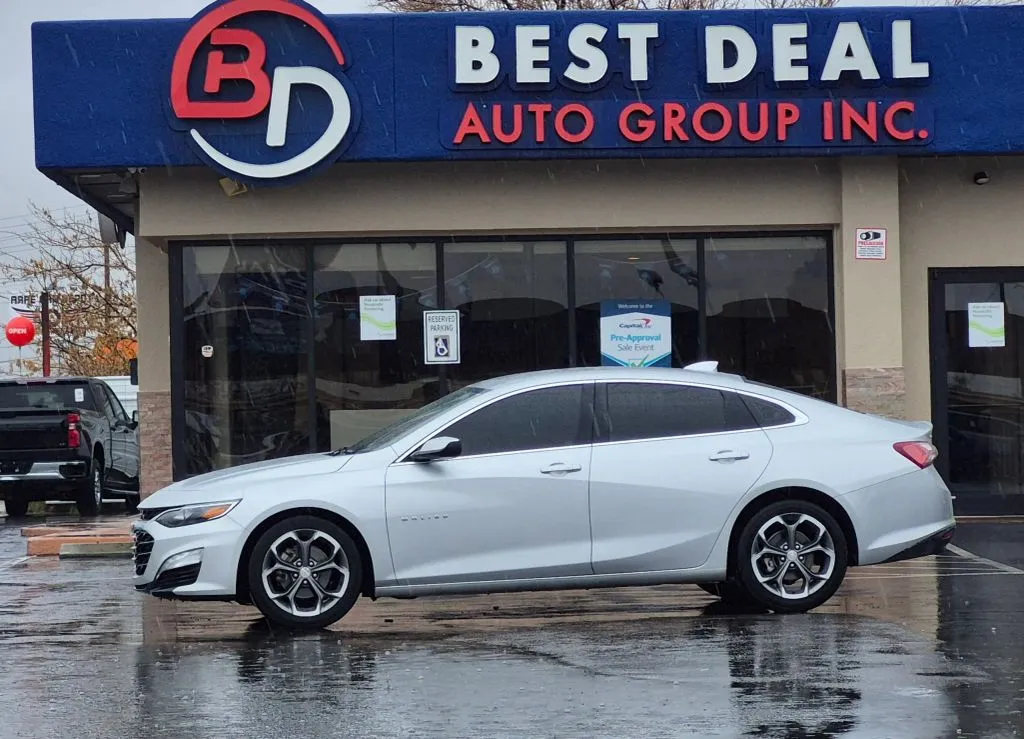 Silver 2022 Chevrolet Malibu LT Sedan 4D for sale in El Paso, TX