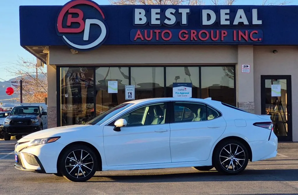 White 2024 Toyota Camry SE Sedan 4D for sale in El Paso, TX