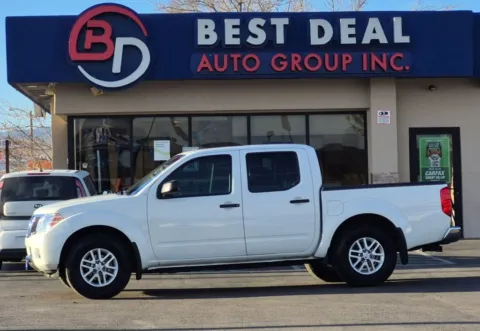 White 2019 Nissan Frontier Crew Cab SV Pickup 4D 5 ft for sale in El Paso, TX