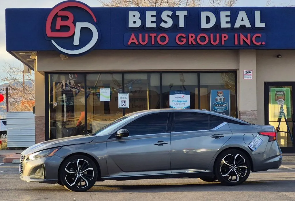 Gray 2023 Nissan Altima 2.5 SR Sedan 4D for sale in El Paso, TX