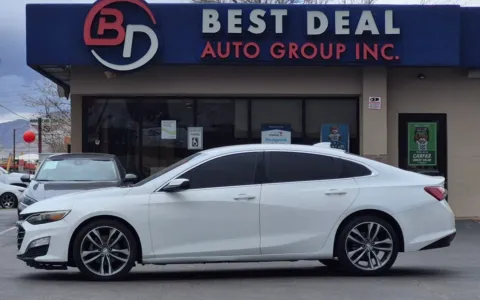 White 2021 Chevrolet Malibu LT Sedan 4D for sale in El Paso, TX