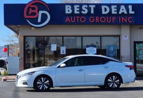 White 2021 Nissan Altima 2.5 SV Sedan 4D for sale in El Paso, TX