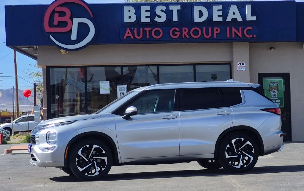 Silver 2022 Mitsubishi Outlander SEL Special Edition Sport Utility 4D for sale in El Paso, TX