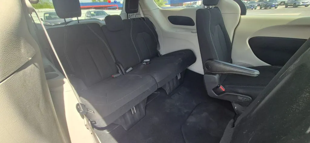 Chrysler Voyager photo 13