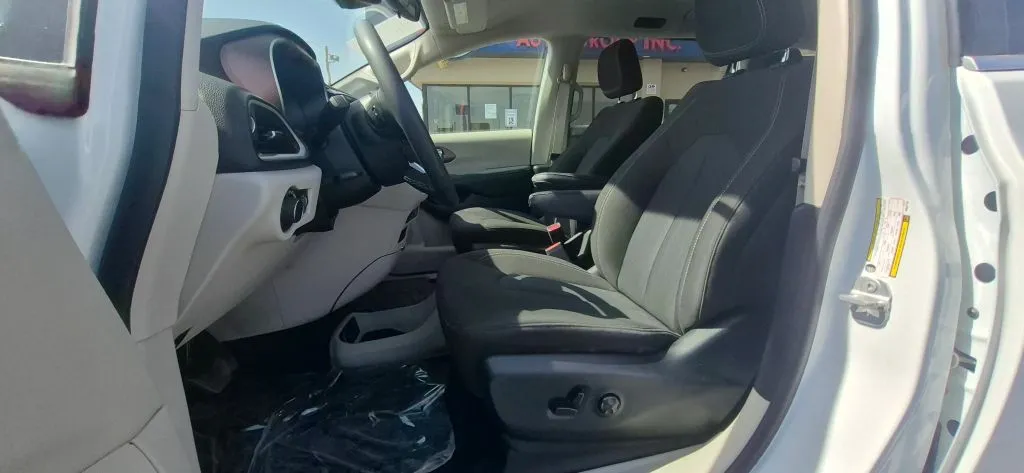 Chrysler Voyager photo 10