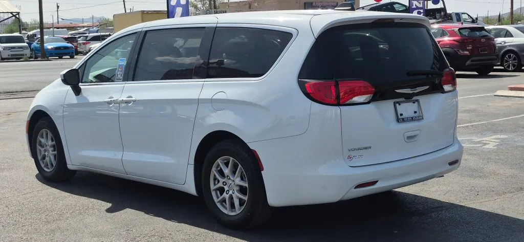 Chrysler Voyager photo 4