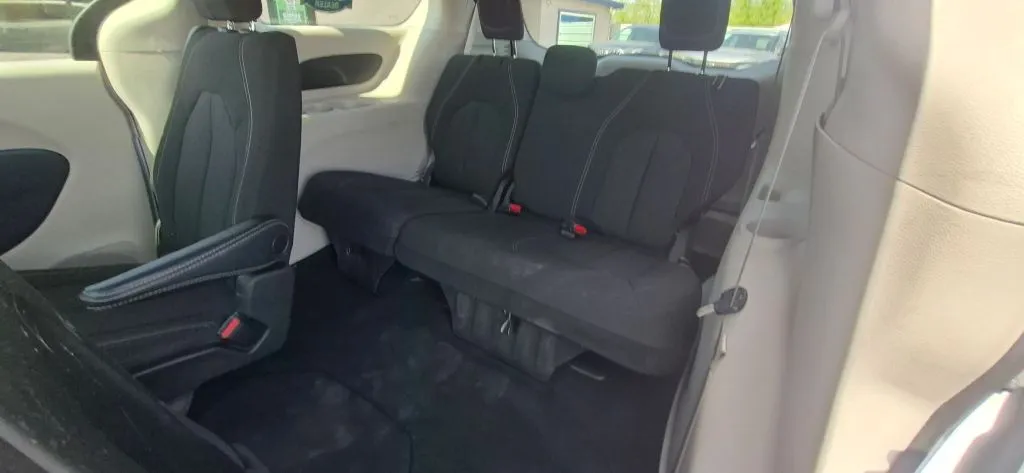 Chrysler Voyager photo 12