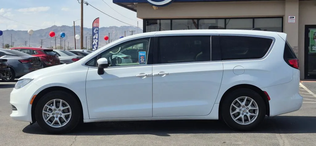 Chrysler Voyager photo 3