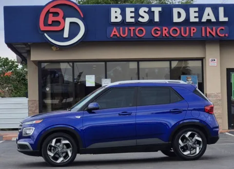 Blue 2022 Hyundai Venue SEL Sport Utility 4D for sale in El Paso, TX