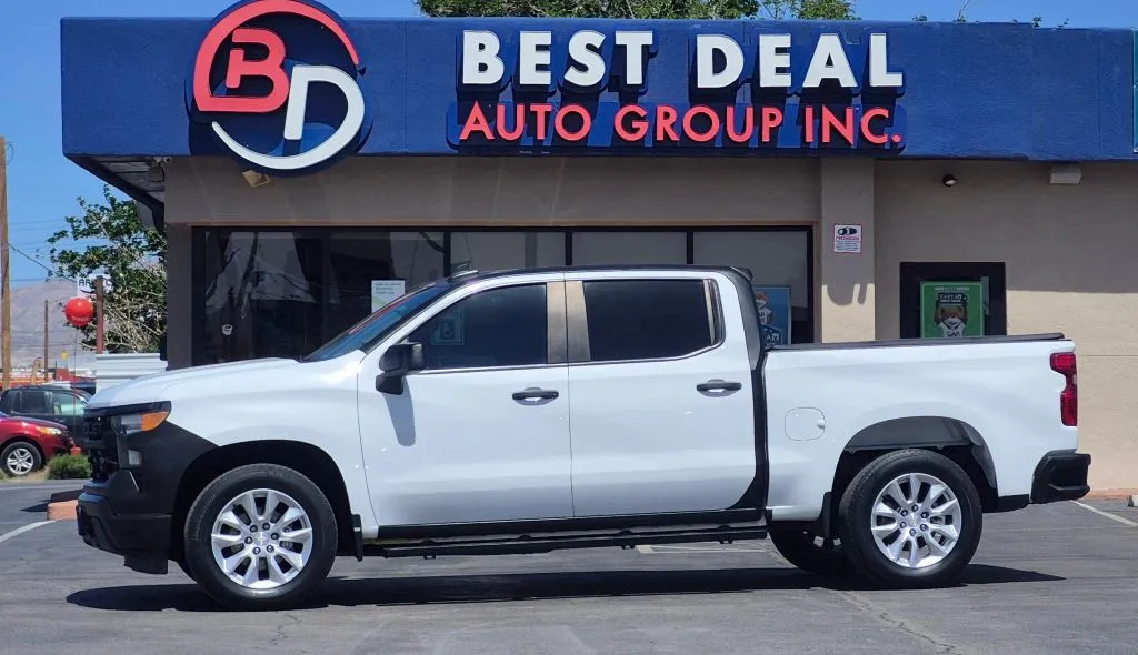 White 2023 Chevrolet Silverado 1500 Crew Cab Custom Pickup 4D 5 3/4 ft for sale in El Paso, TX