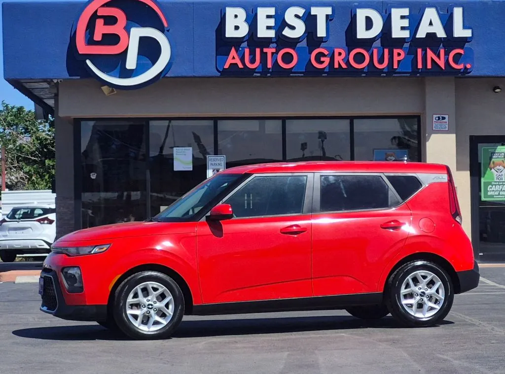 Red 2022 Kia Soul LX Wagon 4D for sale in El Paso, TX
