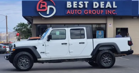 White 2025 Jeep Gladiator Sport S Pickup 4D 5 ft for sale in El Paso, TX