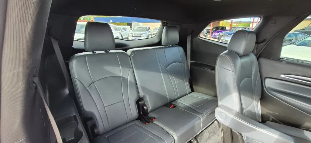 Buick Enclave photo 13