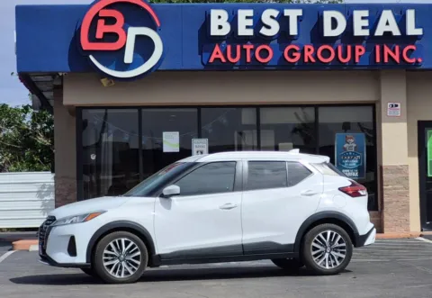 White 2021 Nissan Kicks SV Sport Utility 4D for sale in El Paso, TX
