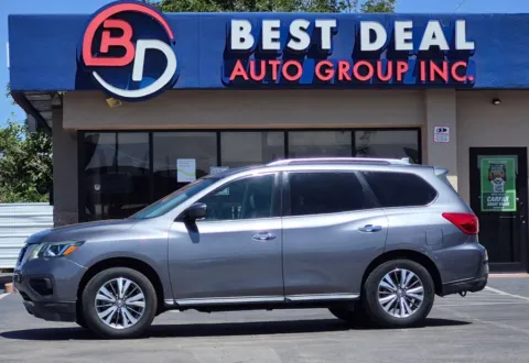 Gray 2019 Nissan Pathfinder SL Sport Utility 4D for sale in El Paso, TX