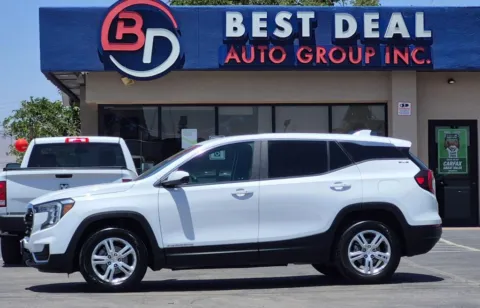 White 2024 GMC Terrain SLE Sport Utility 4D for sale in El Paso, TX