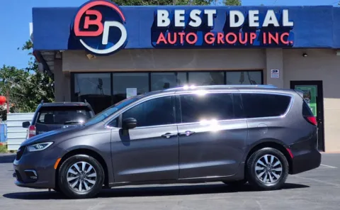 Gray 2021 Chrysler Pacifica Touring L Minivan 4D for sale in El Paso, TX