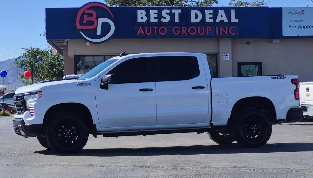 White 2024 Chevrolet Silverado 1500 Crew Cab LT Trail Boss Pickup 4D 5 3/4 ft for sale in El Paso, TX