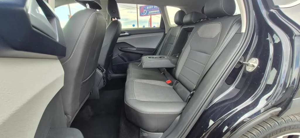 Volkswagen Taos photo 12