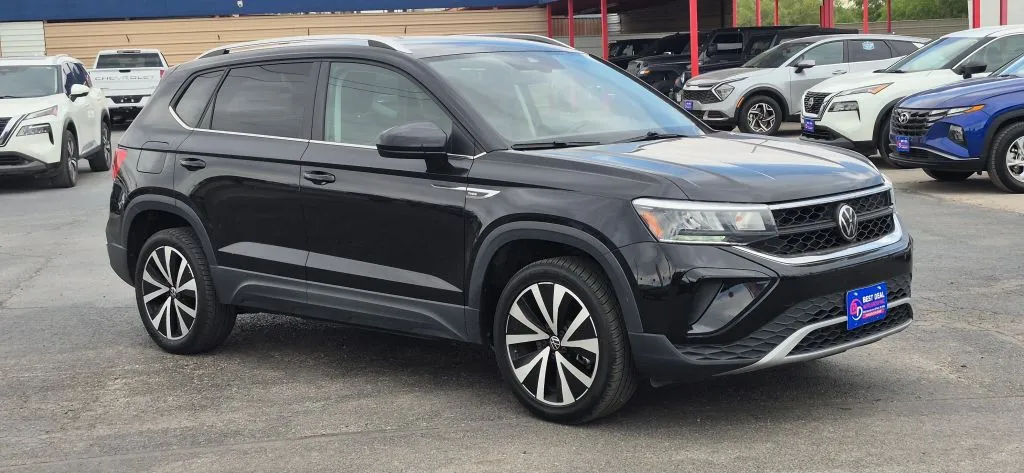 Volkswagen Taos photo 8