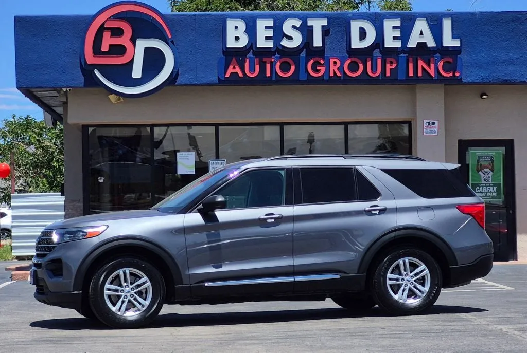 2022 Ford Explorer XLT RWD's photo