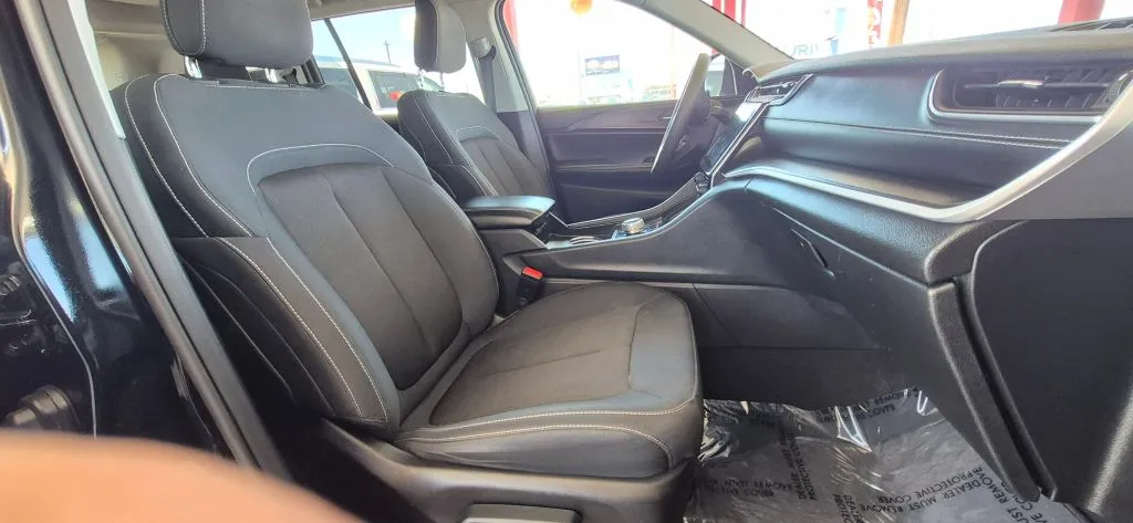 Jeep Grand Cherokee photo 14