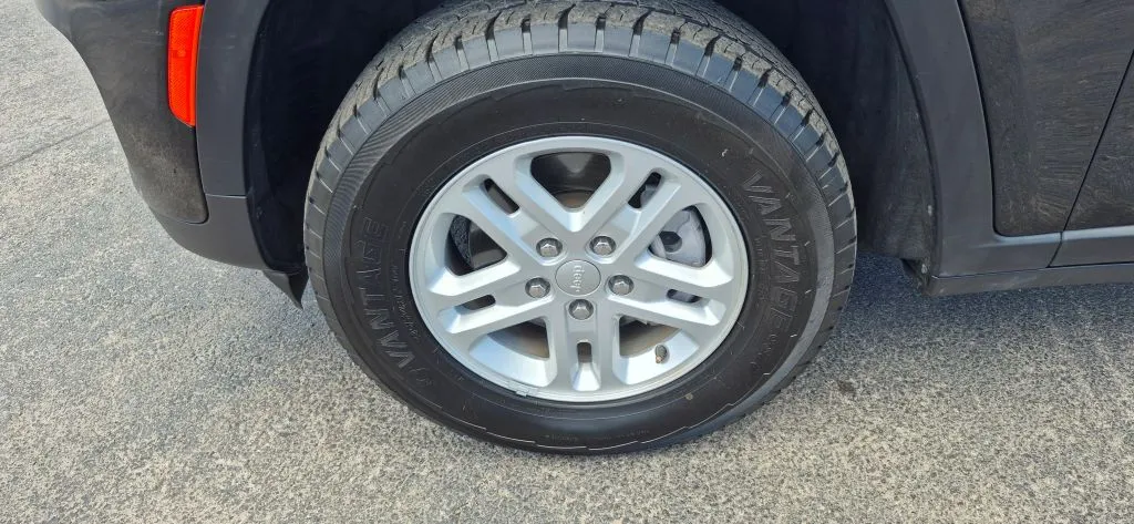Jeep Grand Cherokee photo 18