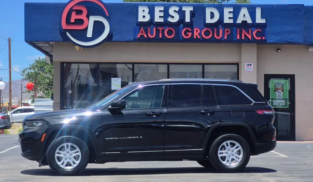 2024 Jeep Grand Cherokee Laredo 4x4's photo