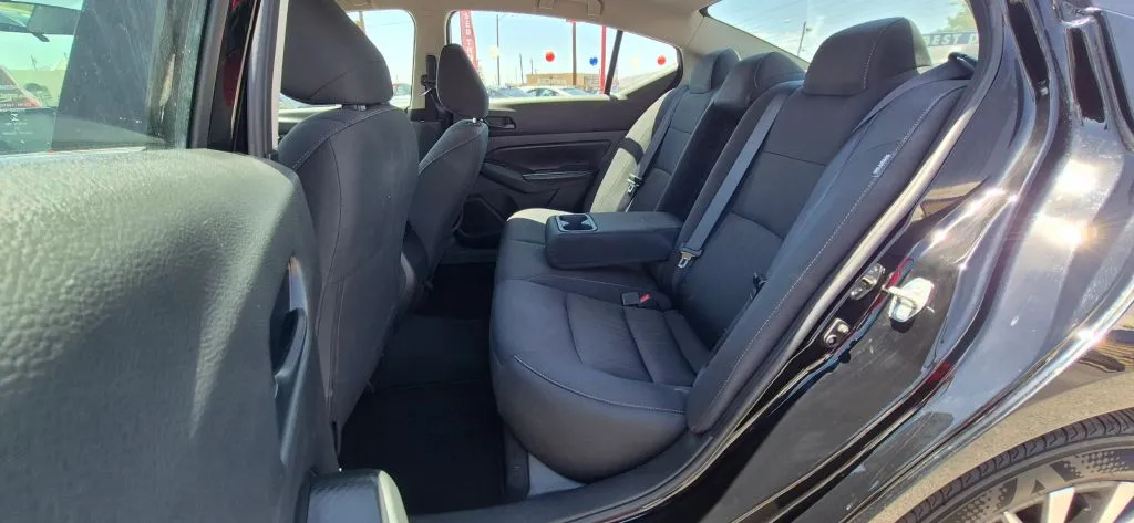 2025 Nissan Altima SV - Photo 12