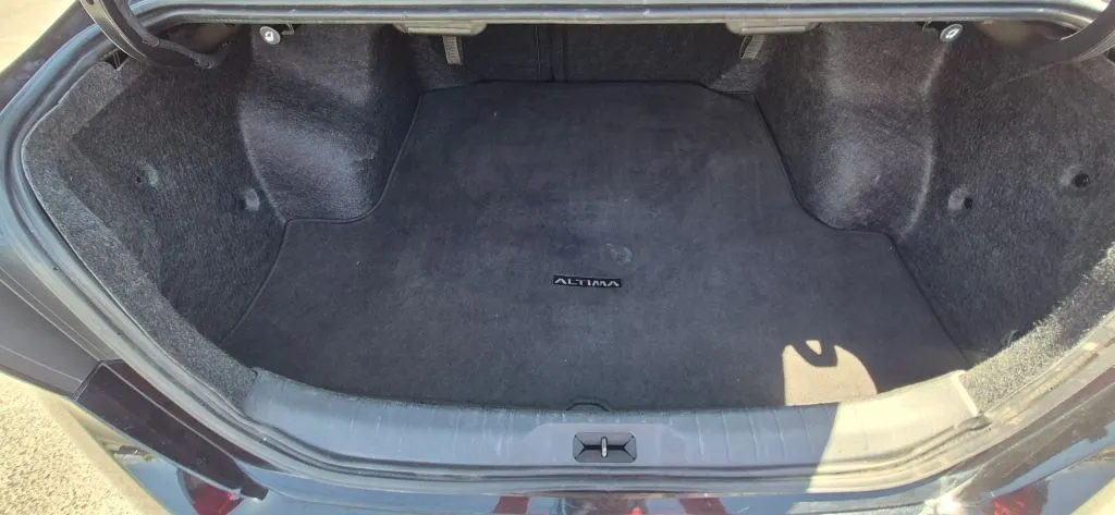 2025 Nissan Altima SV - Photo 16