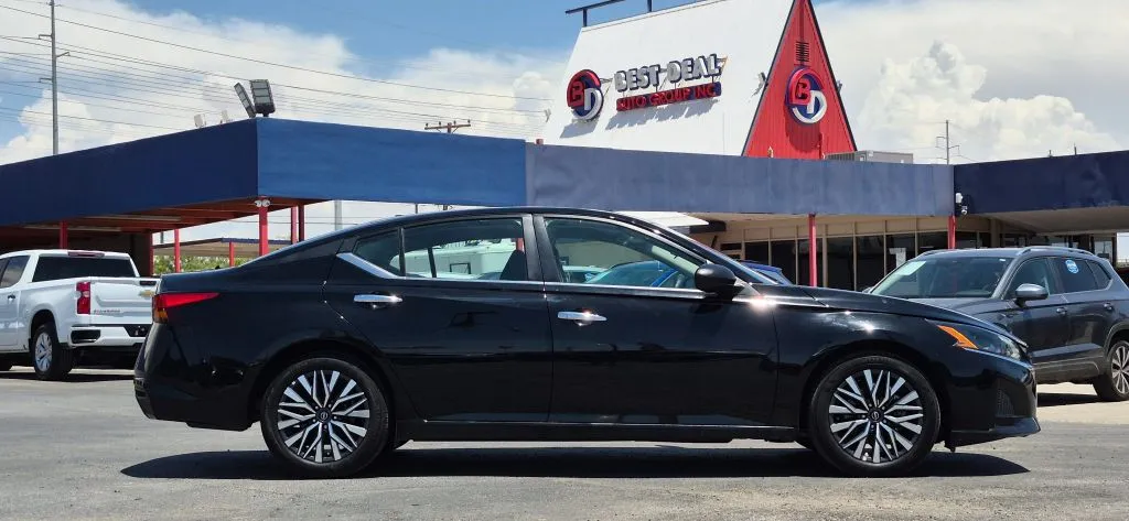 2025 Nissan Altima SV - Photo 7