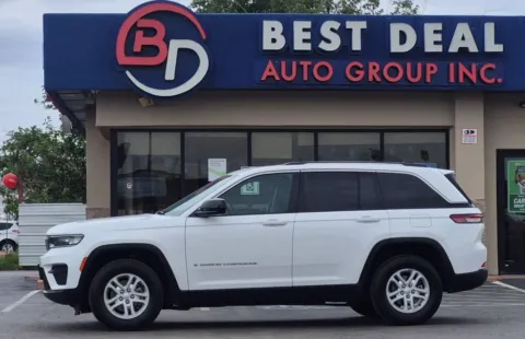 White 2023 Jeep Grand Cherokee Laredo Sport Utility 4D for sale in El Paso, TX