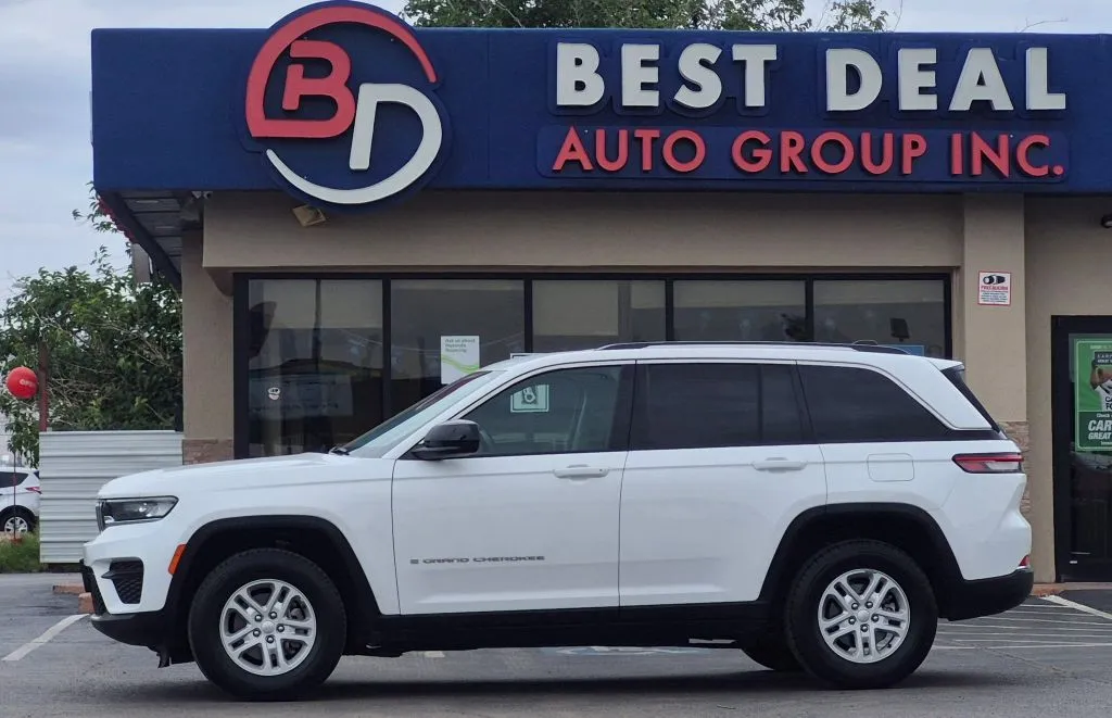 White 2023 Jeep Grand Cherokee Laredo Sport Utility 4D for sale in El Paso, TX