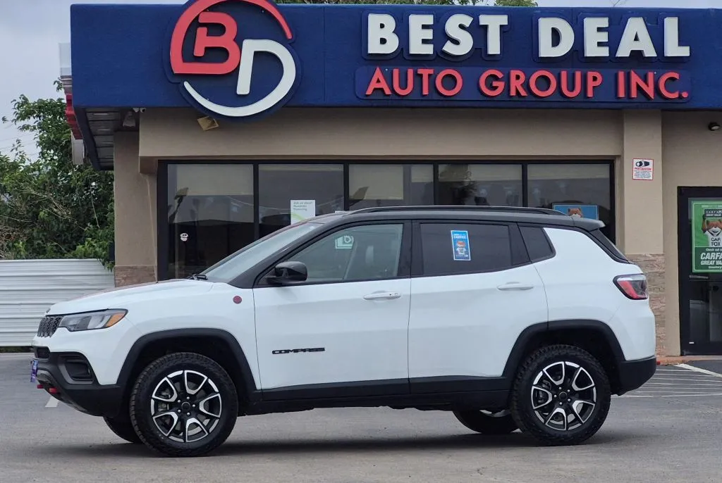 White 2025 Jeep Compass Trailhawk Sport Utility 4D for sale in El Paso, TX