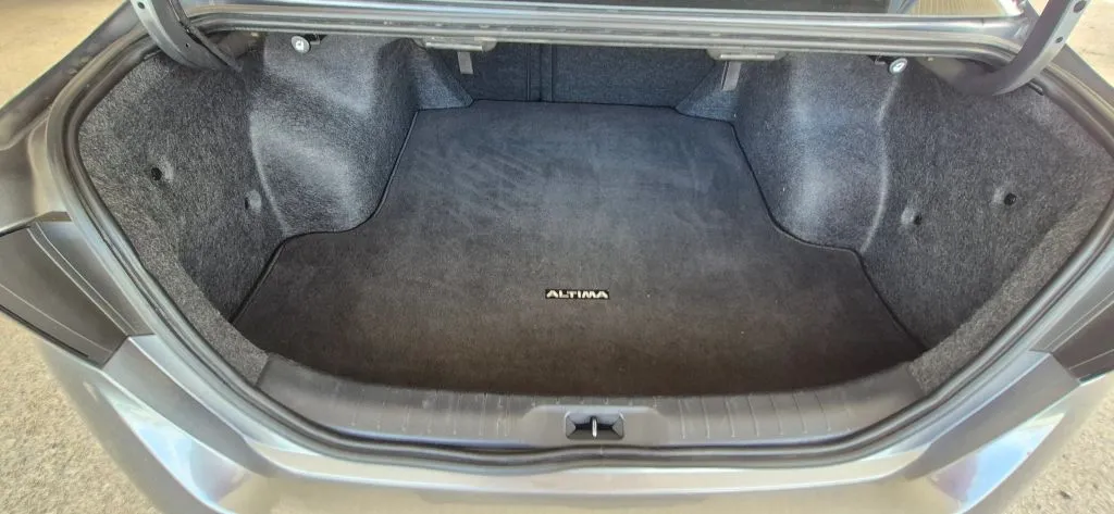 2025 Nissan Altima SV - Photo 16