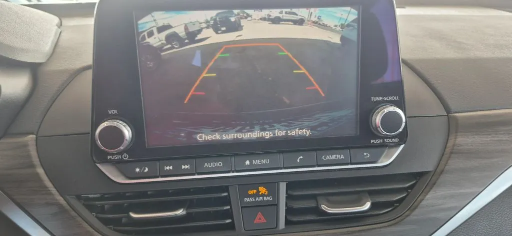 2025 Nissan Altima SV - Photo 17
