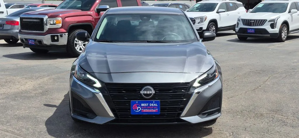 2025 Nissan Altima SV - Photo 9