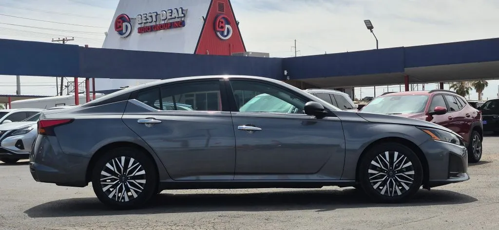 2025 Nissan Altima SV - Photo 7