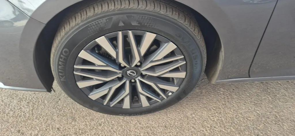 2025 Nissan Altima SV - Photo 18